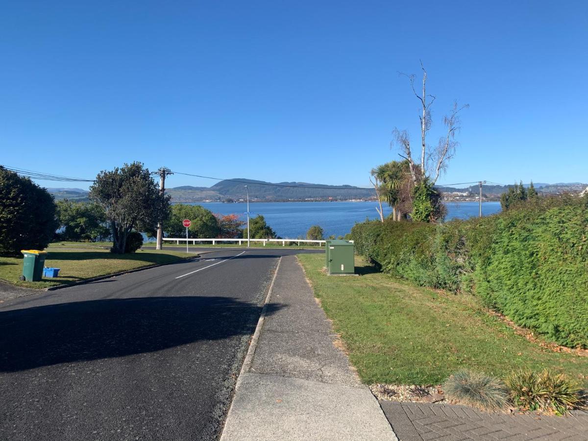 Lake View Family Lodge Up Tp 14 People Rotorua Exterior photo